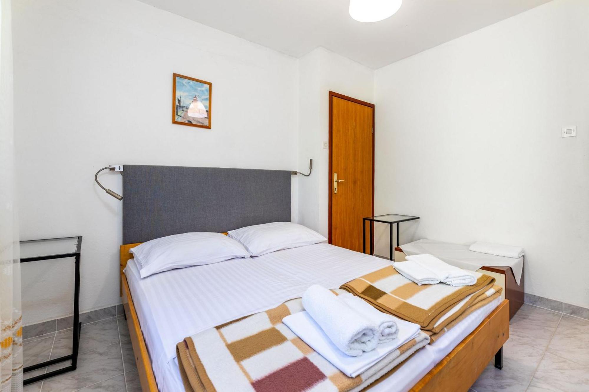 Apartments Janko Zarok Baska  Luaran gambar