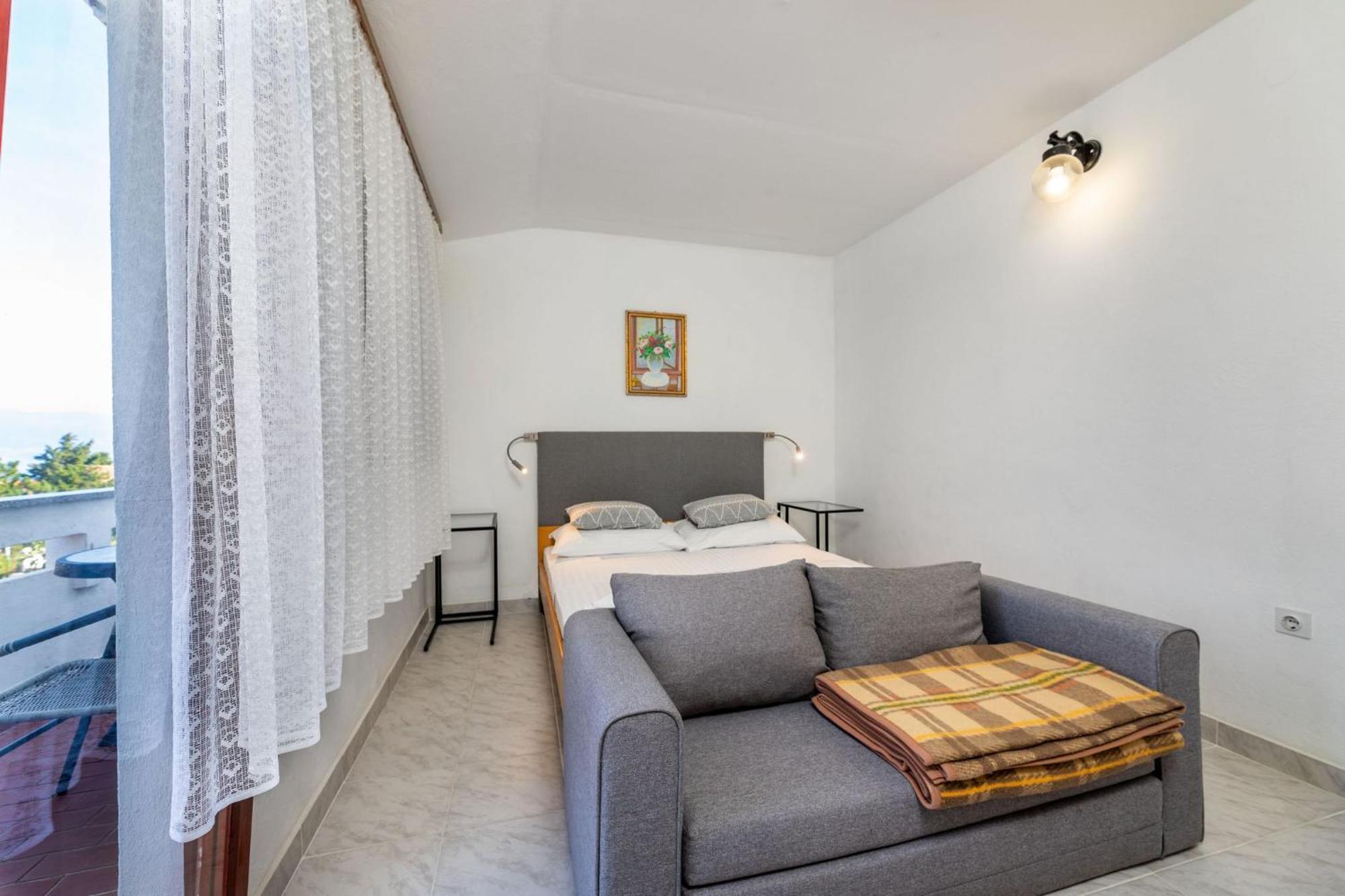 Apartments Janko Zarok Baska  Luaran gambar