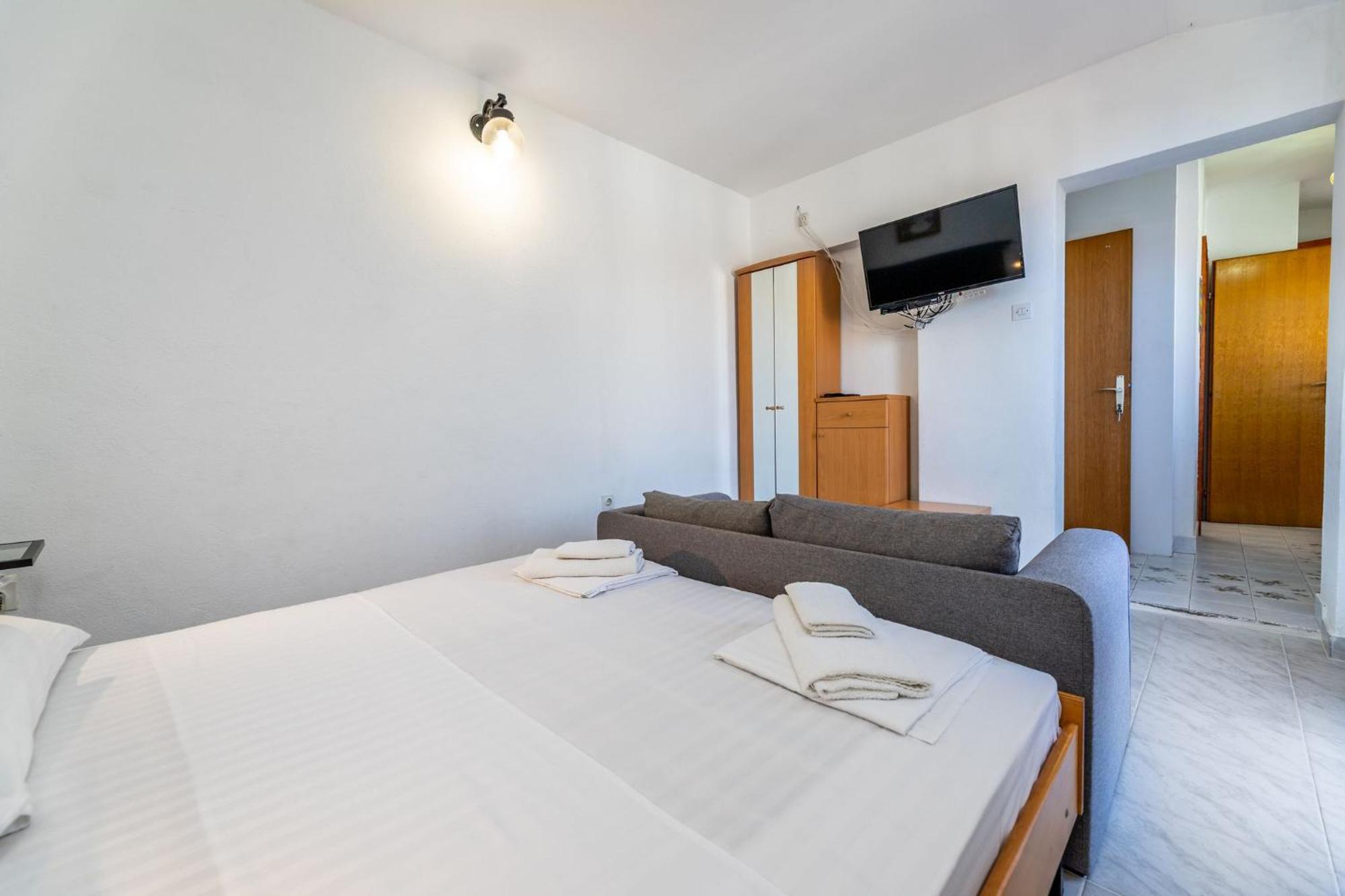 Apartments Janko Zarok Baska  Luaran gambar
