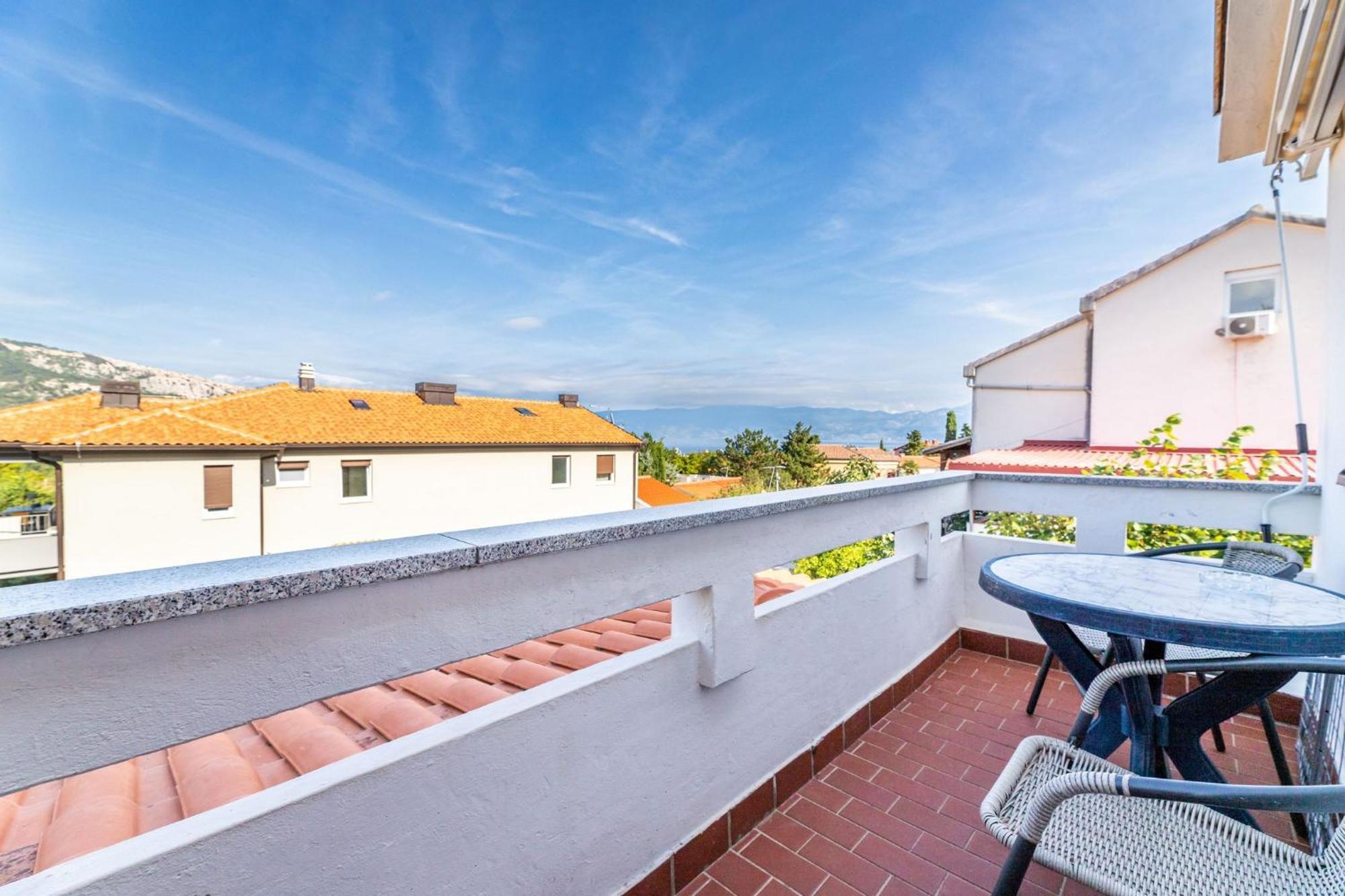 Apartments Janko Zarok Baska  Luaran gambar